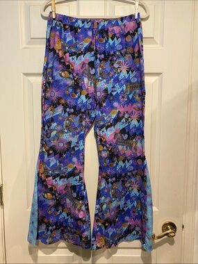 Nine Lives Bazaar Blue, Purple & Black Space-Print Bell-Bottom Leggings